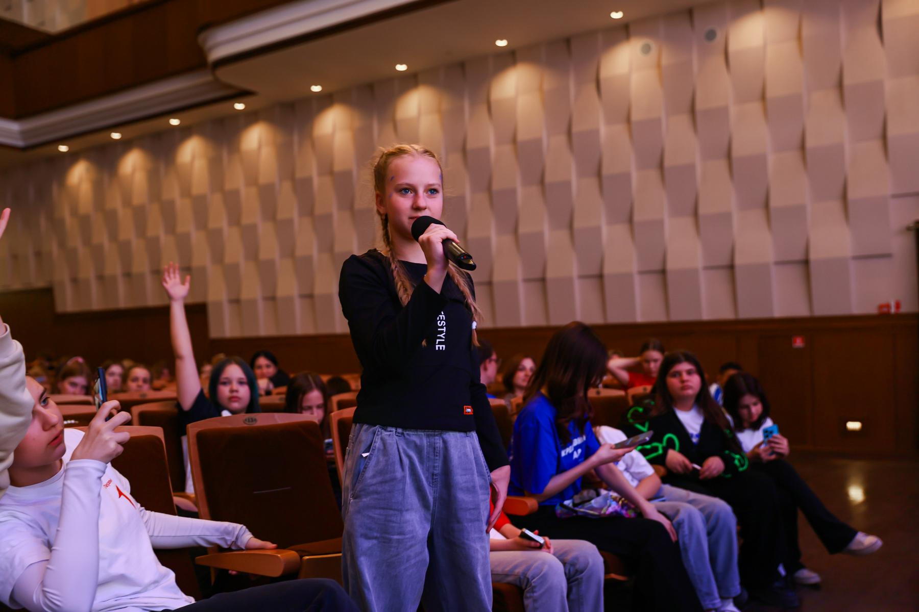 Фото Соловьёв, Савочкин, Никишева: звездные гости собрали на форуме в Новосибирске свыше тысячи человек – 100 ярких кадров 54